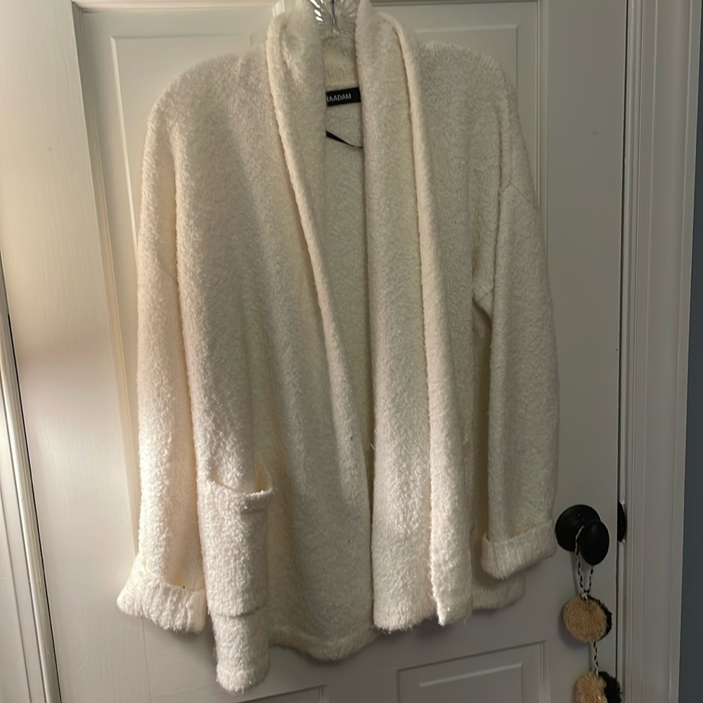 Gorgeous classic COZY ivory white NAADAM boucle cardigan sweater XS ❤️